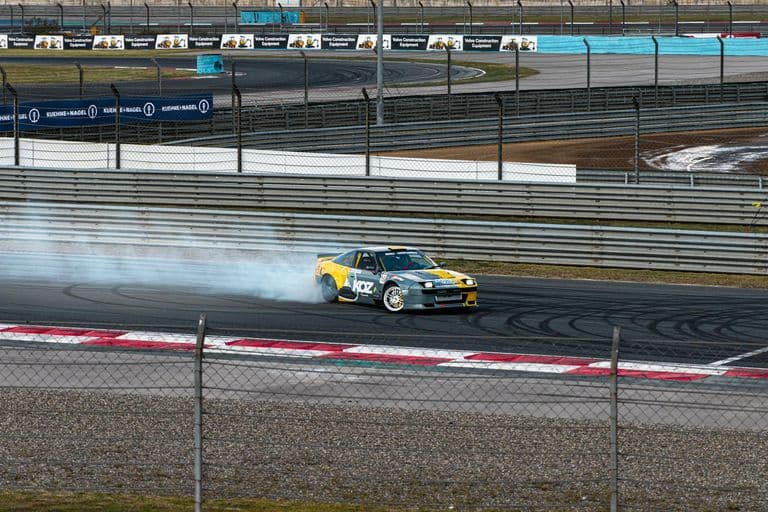 A Porsche Taycan visszaszerezte az elektromos sedan körrekordot a Nürburgringen