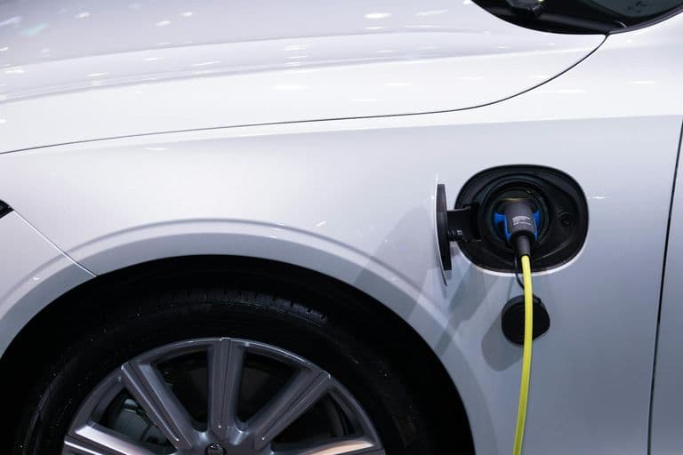 V2G Ausztráliában: 1000 elektromos autó tárolhatna energiát a hálózatnak