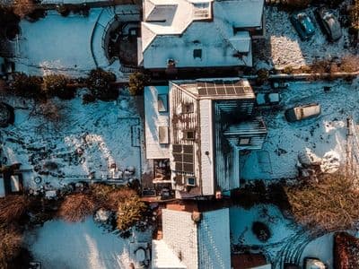 Mennyit termel a napelem télen? Reális elvárások havi bontásban